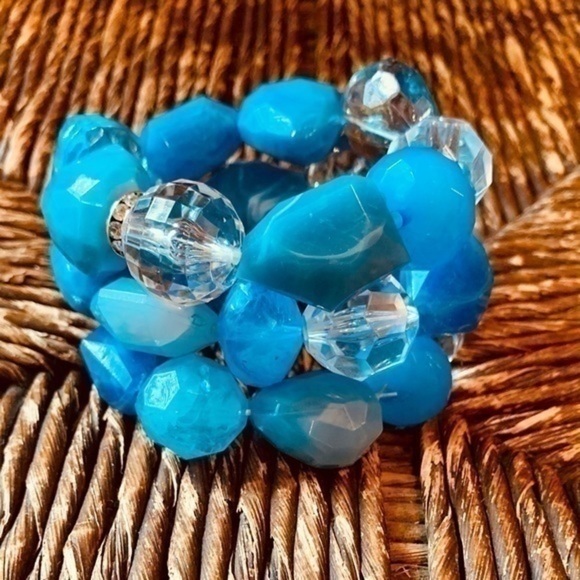 ✨💙✨ Three Stack of Chunky Blue Acrylic Stretch Bracelets Bundle ✨💙✨ - Picture 4 of 6